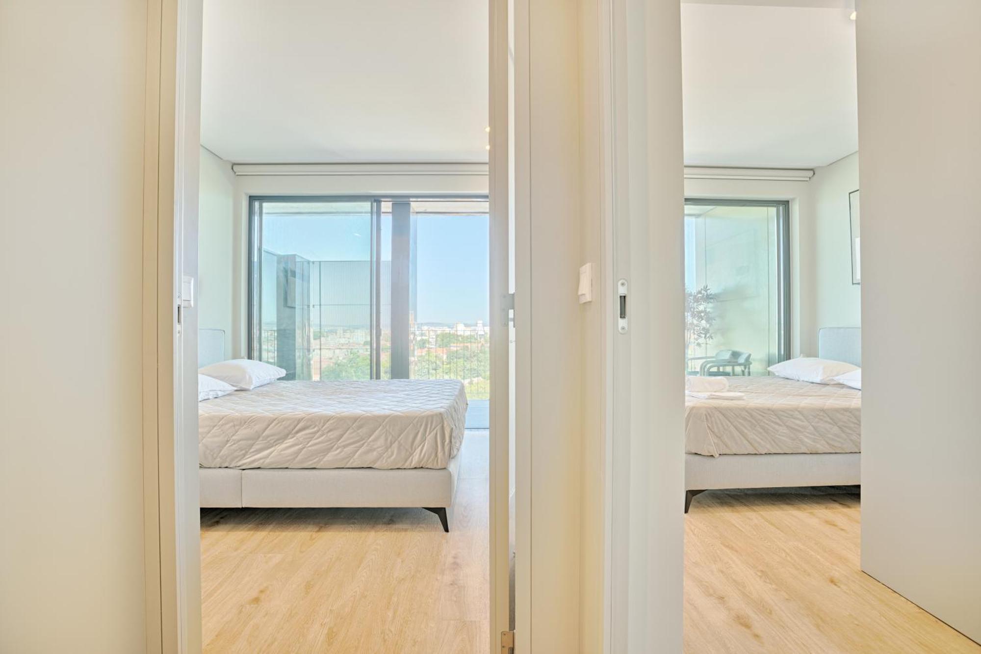 Апартаменты Brand New Luxurious Ap T2 - Amazing View- With Garage Вила-Нова-ди-Гая Экстерьер фото